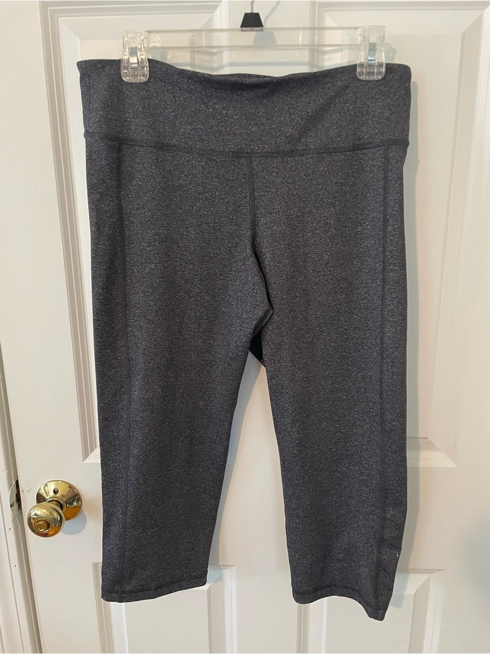 Old Navy Dark Gray Heather Crop Leggings